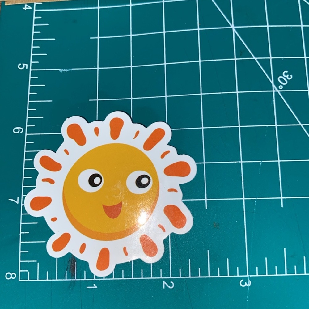 π20/$12π Cute Sun Sticker - Picture 2 of 3